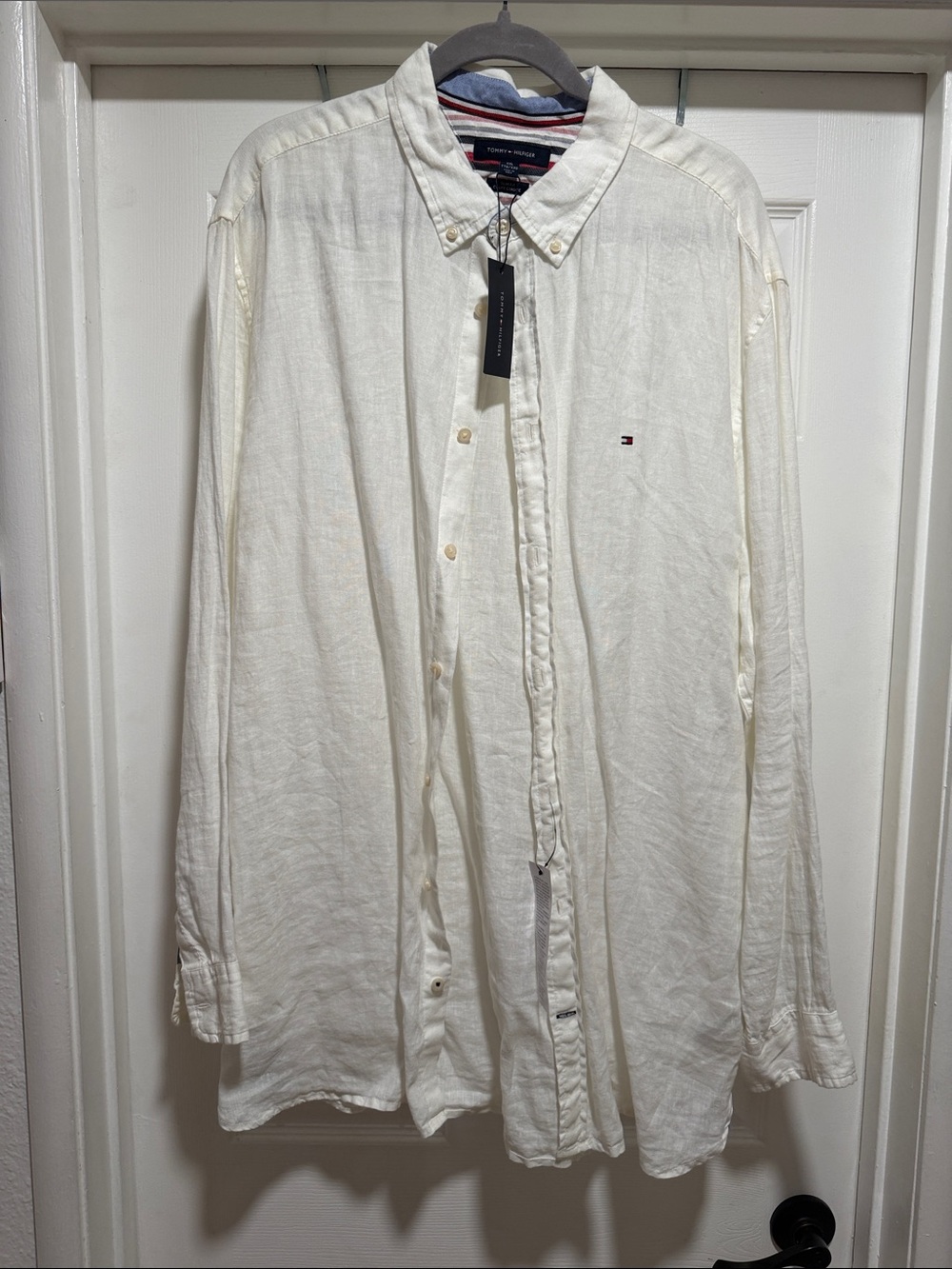Tommy Hilfiger Men's Cream Button-Down Shirt with Subtle Flag Logo